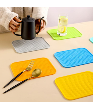 Thick and flexible colorful Food Grade Silicone Dinning Table Mat &Pad