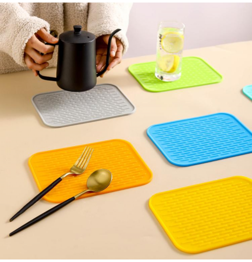 Thick and flexible colorful Food Grade Silicone Dinning Table Mat &Pad